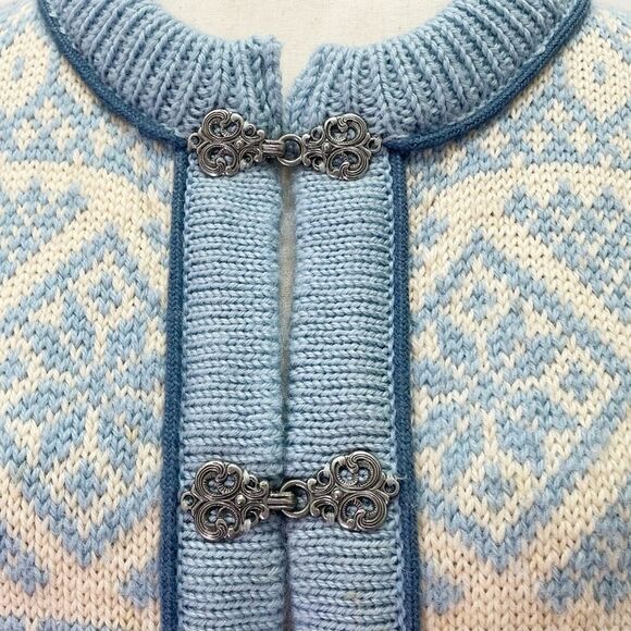 Dale of Norway Cardigan Blue White Wool Nordic Fair Isle Knit Sweater Large | 42 - Picture 9 of 16